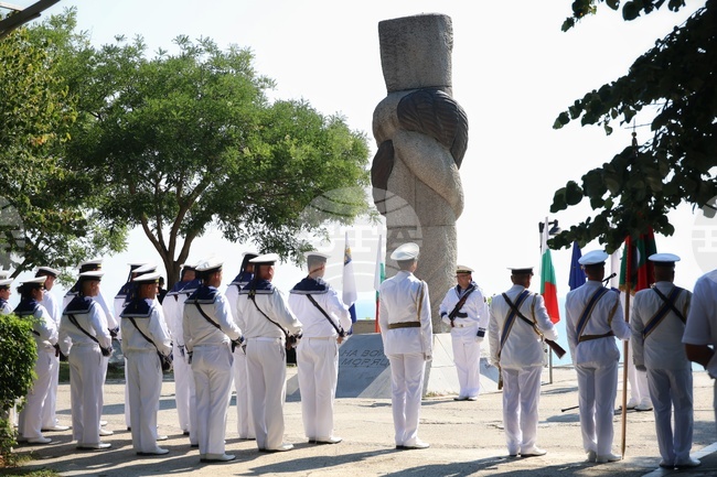Military Ceremony in Burgas Honors 147th Anniversary of Bulgarian Navy