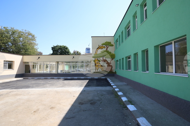 Изцяло обновената и модернизирана детска градина „Сребърно копитце“ в район “Младост” в София ще посрещне 168 деца в шест групи 