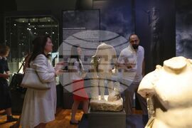 Изложба „Забравените божества“