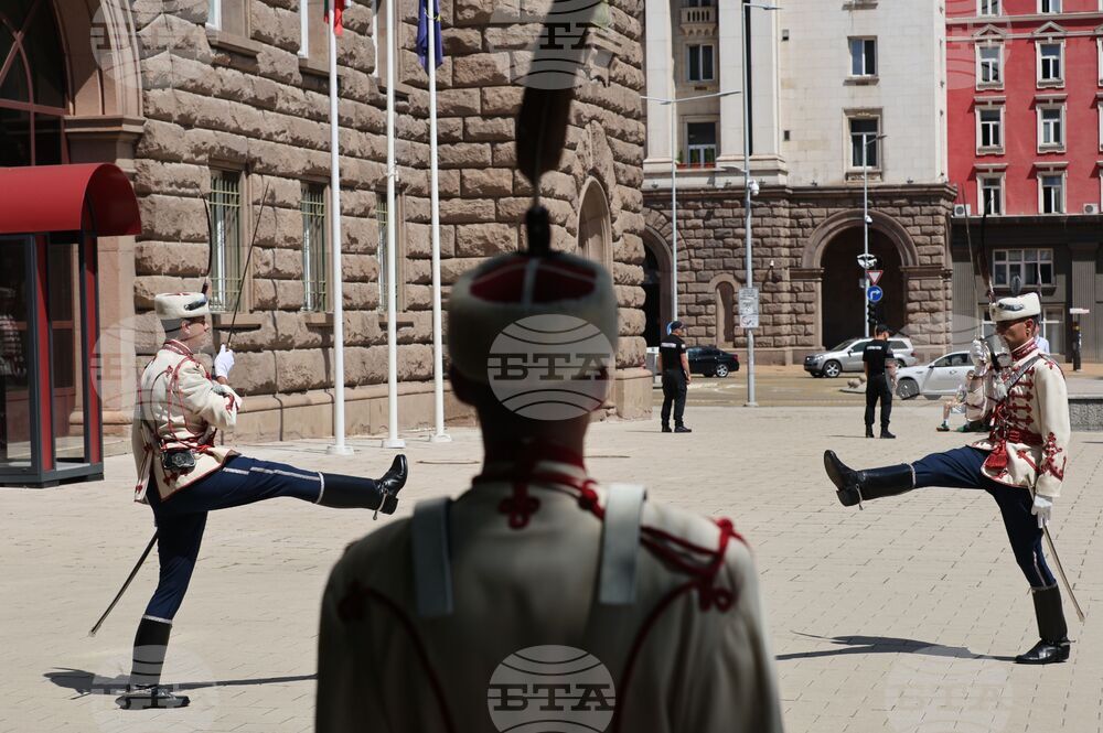 Национална гвардейска част - годишнина - тържествена смяна на почетния гвардейски караул