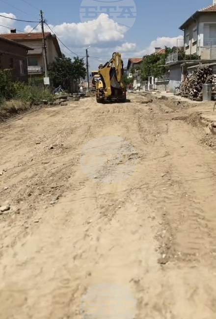 В Марикостиново започна обновяването на улица „Марица“, предстоят ремонти на още улици и обществени сгради