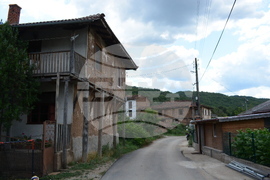 Село Мандрица - албанско село