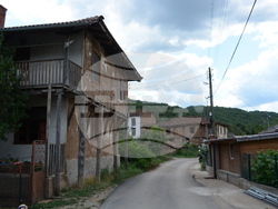 Село Мандрица - албанско село