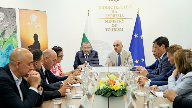 Ministers Discuss Ways to Improve Transport and Tourism Connectivity
