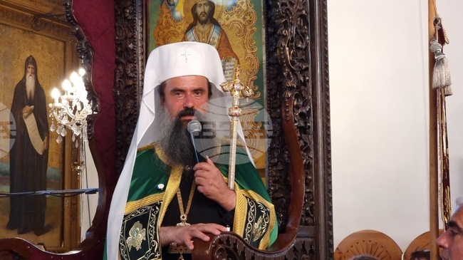 Докато сред нас е чудотворната Хавайска мироточива икона на Пресвета Богородица, вярата на много човеци укрепна, каза патриарх Даниил в Дупница