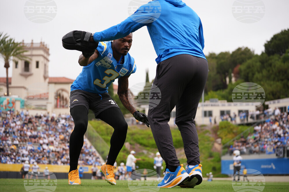 Chargers Camp Football