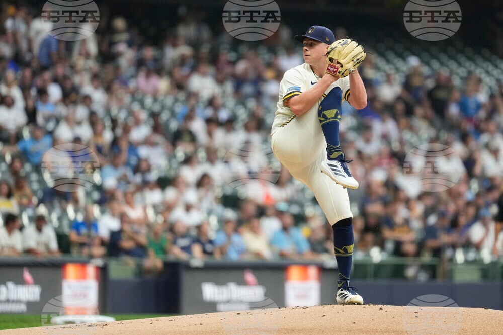 Pirates Brewers Baseball