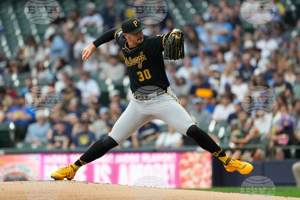 Pirates Brewers Baseball