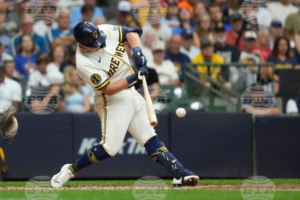 Pirates Brewers Baseball