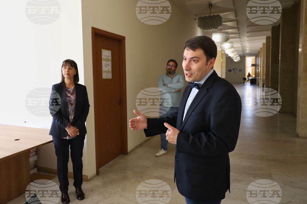 Бургас - Окръжен съд - изложба на Кристиан Таков
