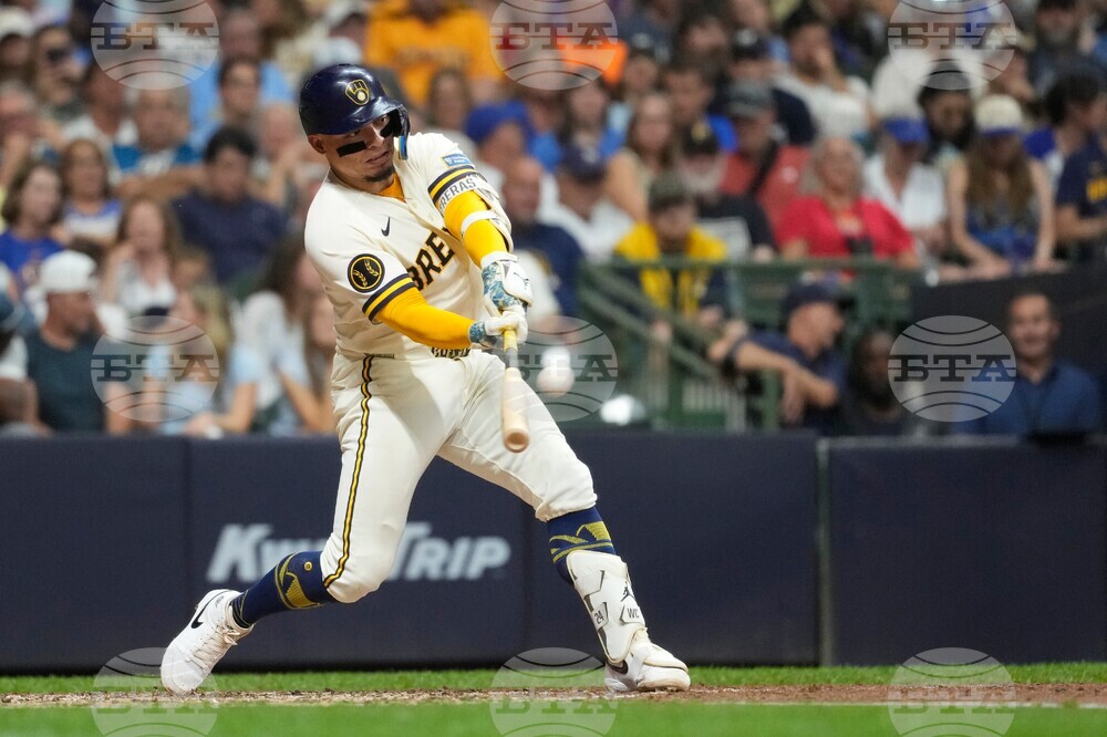 Pirates Brewers Baseball