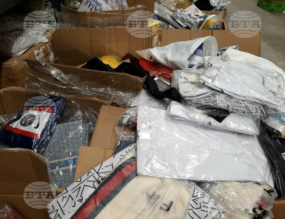 Стоки с лого на защитени марки конфискуваха полицаи на "Капитан Андреево"