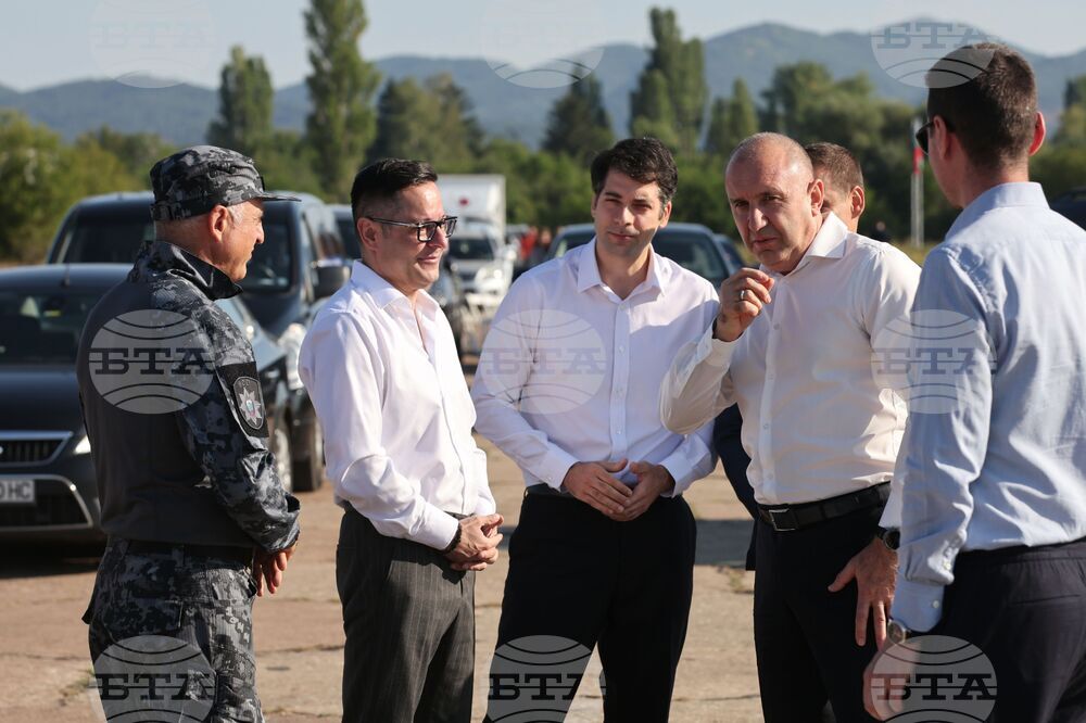 Село Доброславци - Румен Радев - летище - посещение