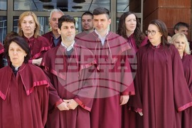 Перник - Прокурори, служители и следователи - протест