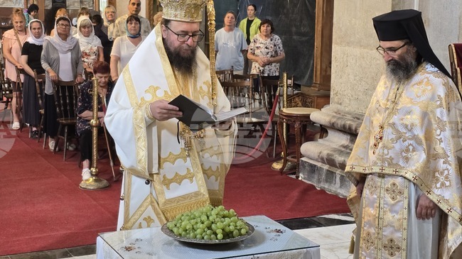 На Преображение Господне сме призвани да насочим ума и сърцето си към непреходното, каза Видинският митрополит Пахомий