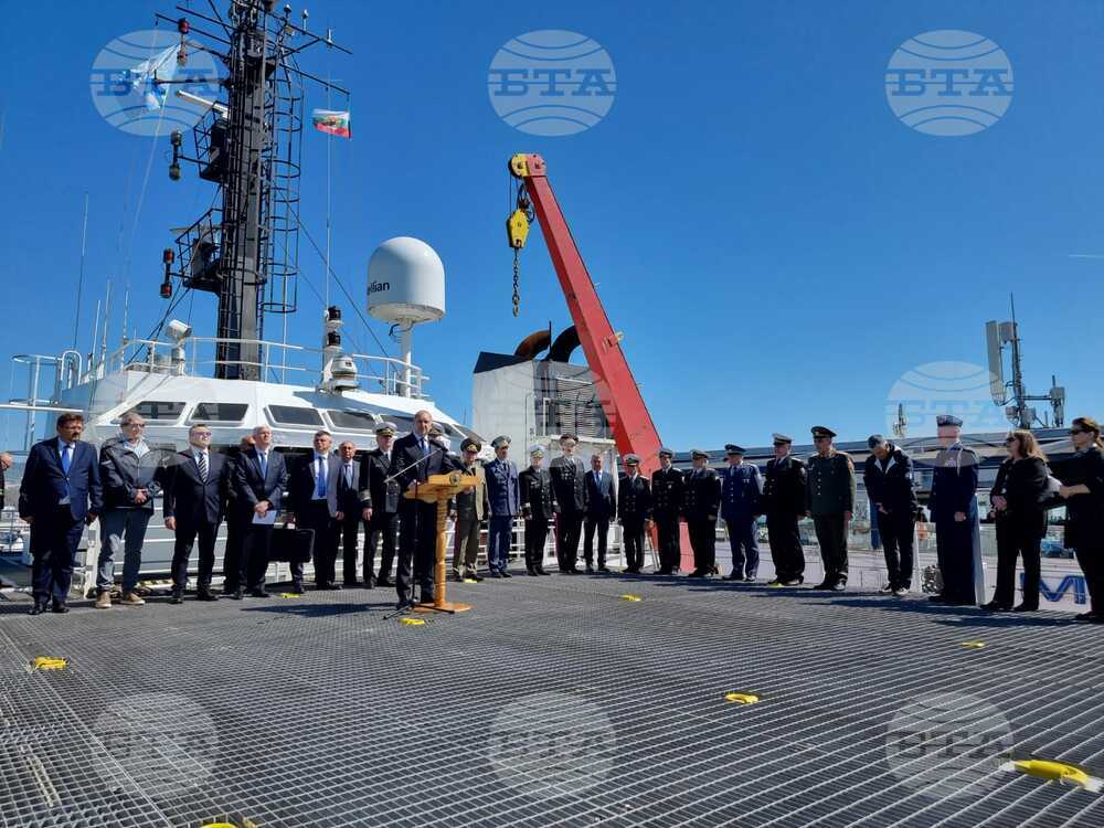 Варна - Церемония по посрещането НИК 421 „Св. св. Кирил и Методий“