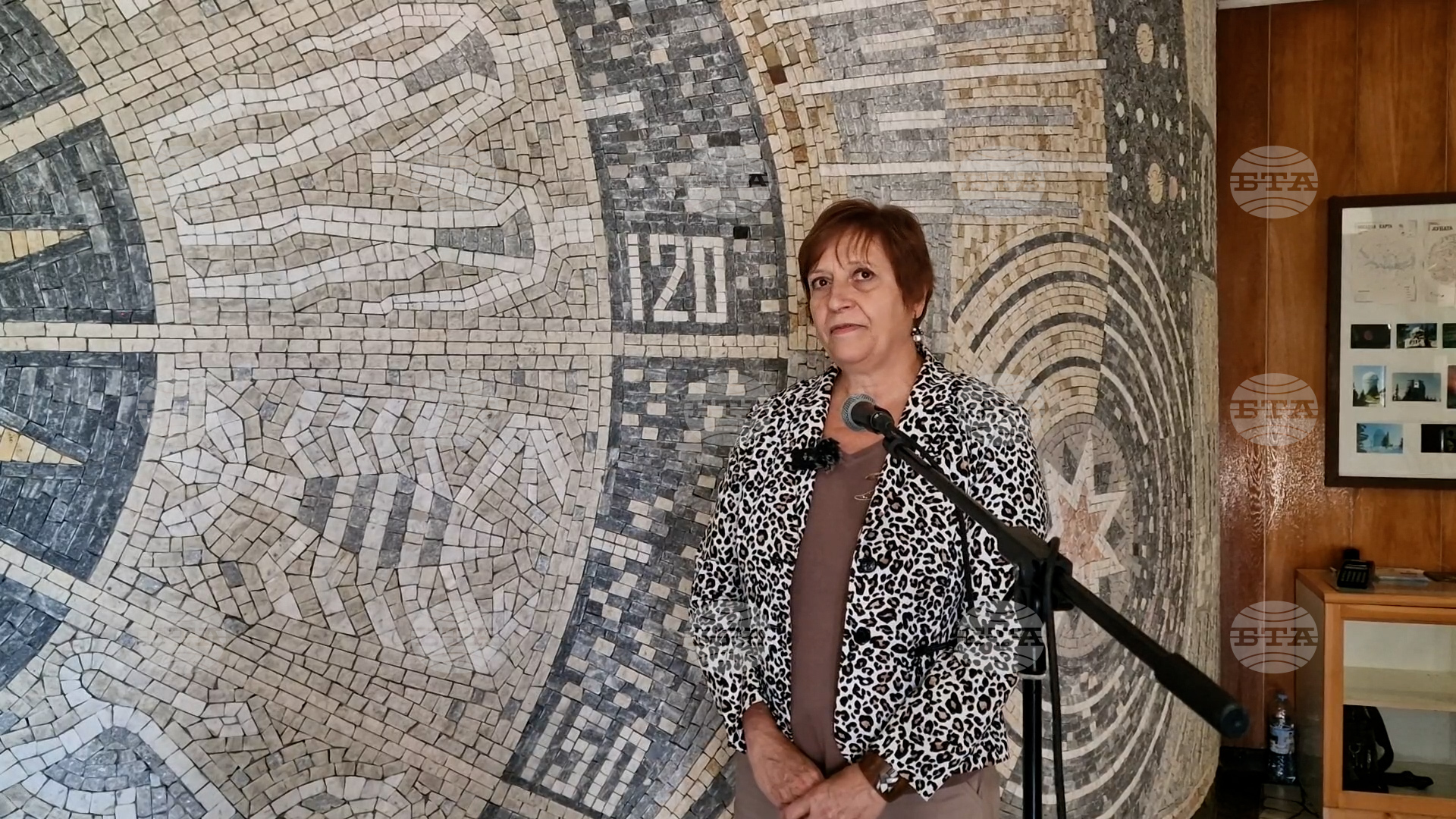 Председателят на БАН Евелина Славчева откри в обсерваторията "Рожен" изложба за 150-годишнината от Априлското въстание