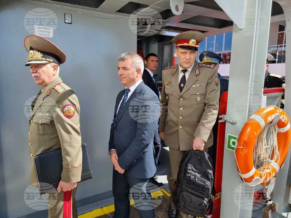 Варна - Церемония по посрещането НИК 421 „Св. св. Кирил и Методий“