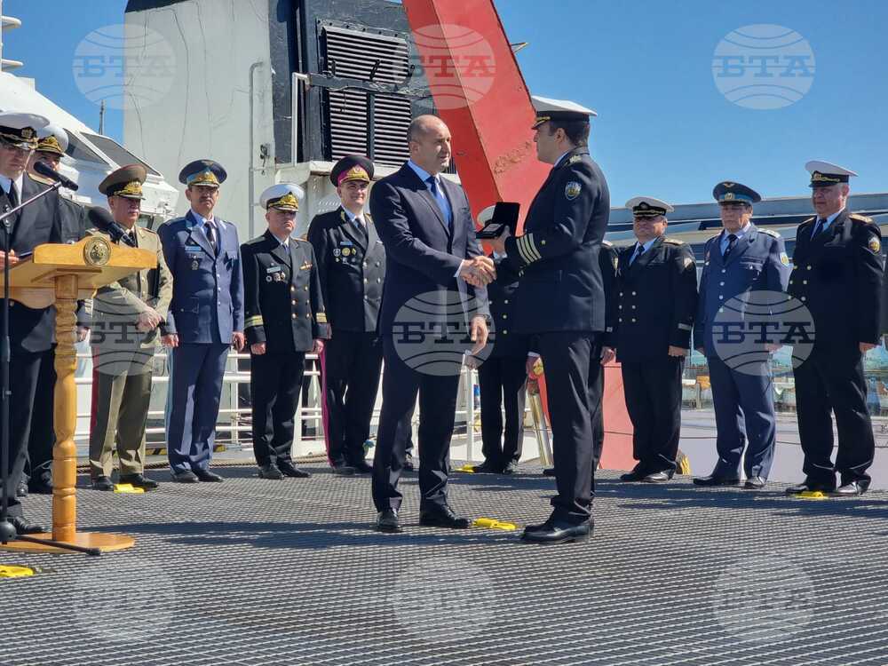 Варна - Церемония по посрещането НИК 421 „Св. св. Кирил и Методий“