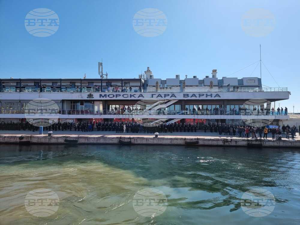 Варна - Церемония по посрещането НИК 421 „Св. св. Кирил и Методий“