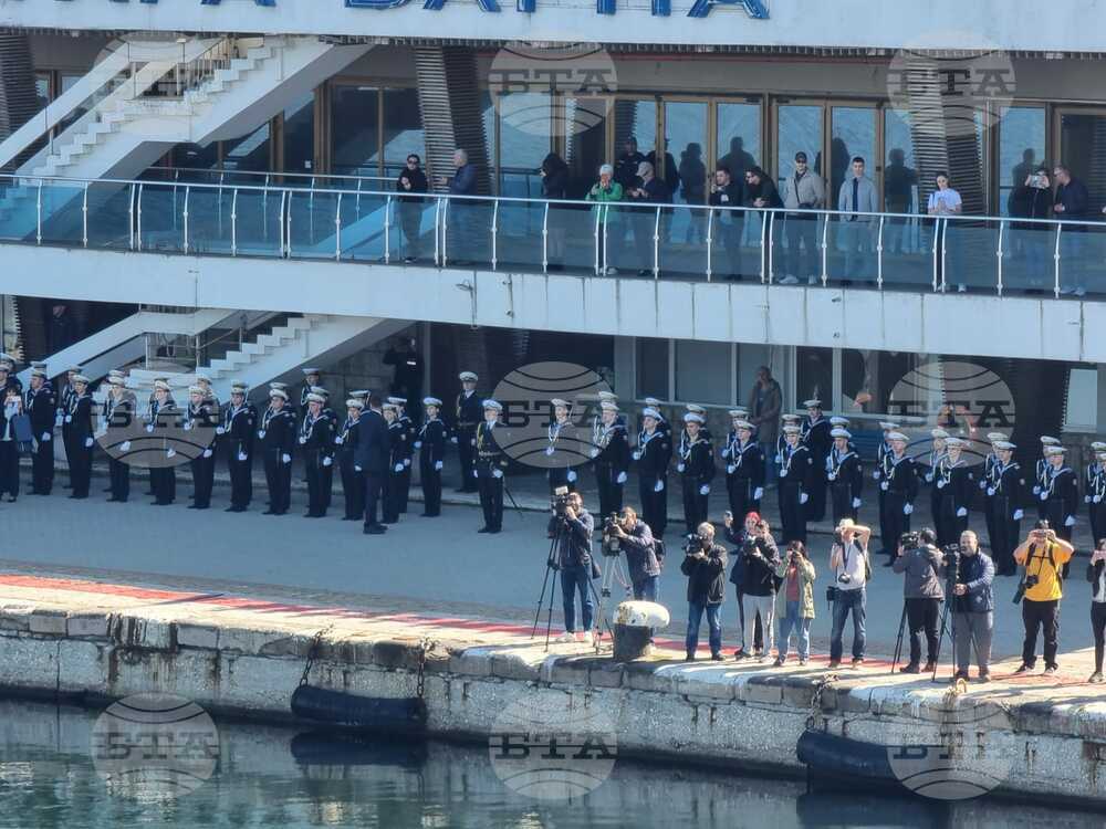 Варна - Церемония по посрещането НИК 421 „Св. св. Кирил и Методий“