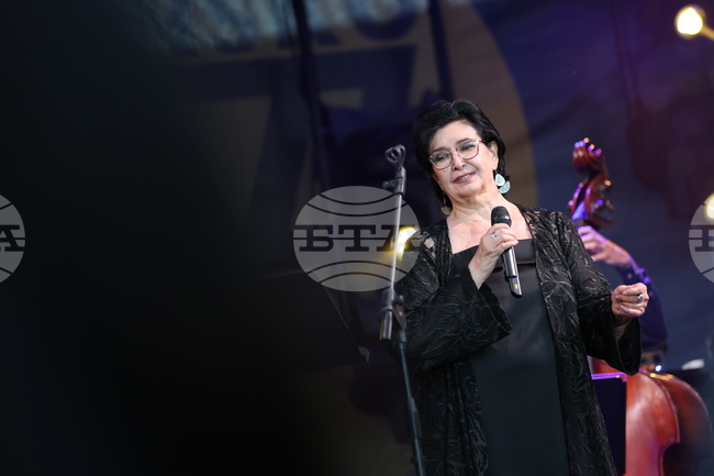 Singer Almazidou Explores Greek Trace in Jazz at Bansko Jazz Festival
