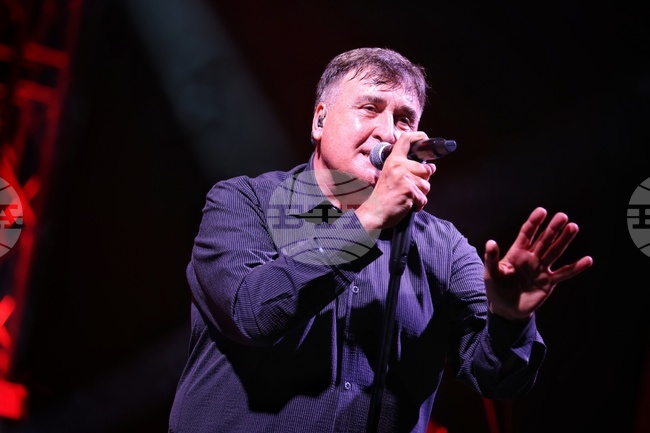 Веселин Маринов ще изнесе концерт в родния си град Полски Тръмбеш