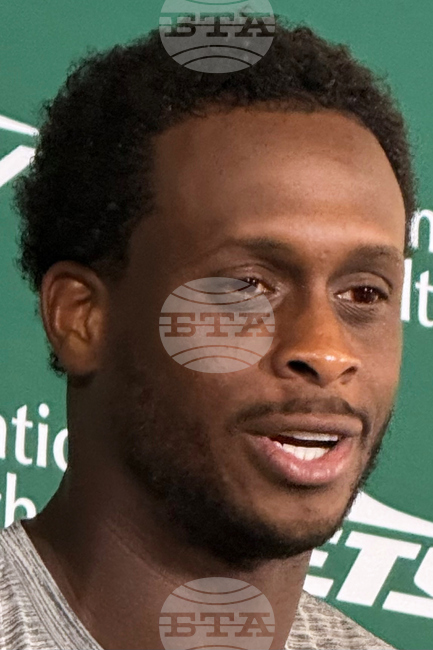 Jets Smith Red Contacts Football