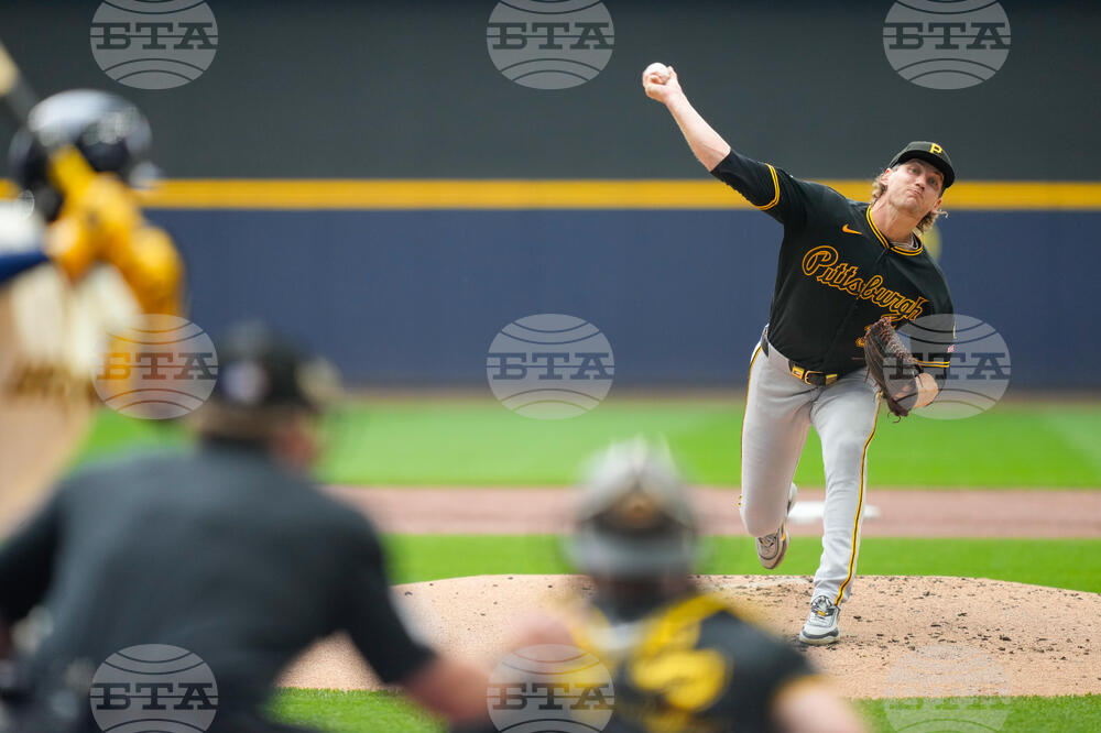 Pirates Brewers Baseball