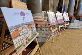 СУ - журналистика - изложба