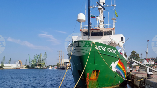 Greenpeace Icebreaker Arctic Sunrise to Dock in Burgas on September 5