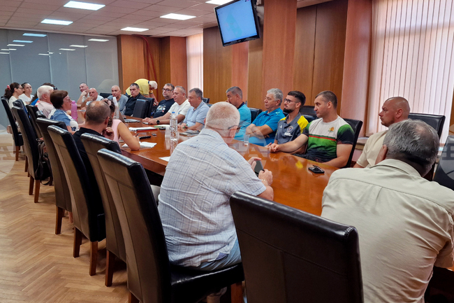 Кметът на община Шумен обсъди с представители на спортни клубове концепцията за развитие на района на бившия "Тежък полк" 
