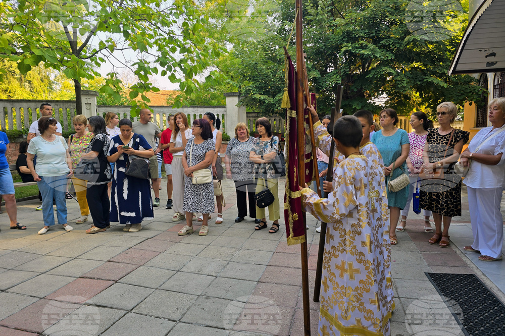 Петрич - посрещане на чудотворната мироточива икона на „Света Богородица“