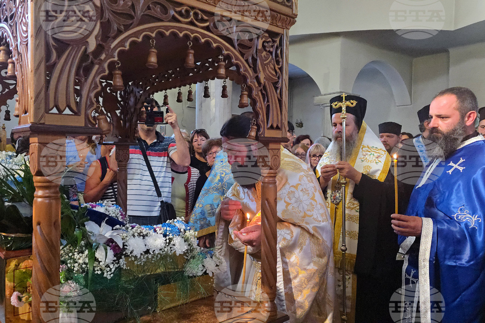 Петрич - посрещане на чудотворната мироточива икона на „Света Богородица“
