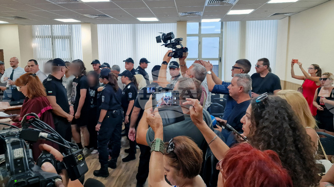Младежите, убили мъж на Младежкия хълм в Пловдив, остават в ареста, реши Окръжният съд 