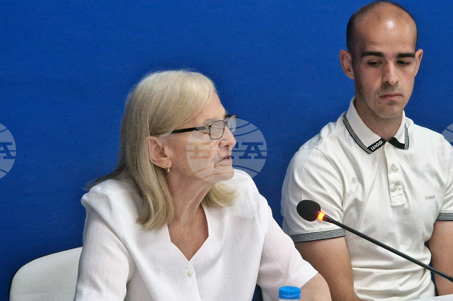 Според краеведа Мирослава Кацарова Димчо Дебелянов вижда в Пенчо Славейков поет и духовен учител