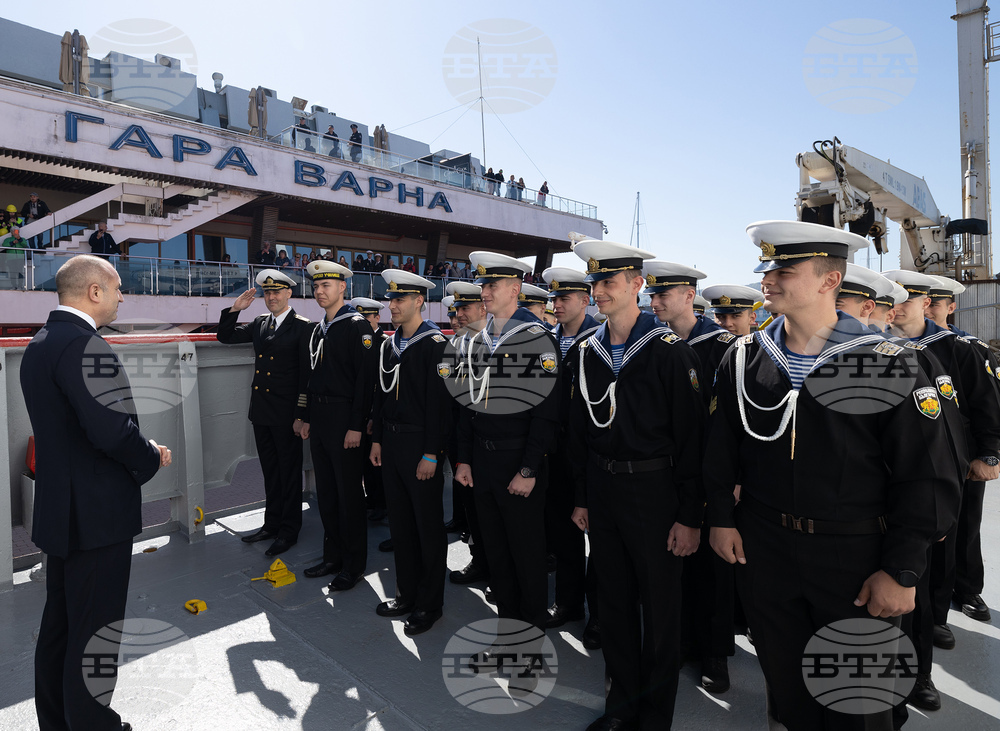 Президентът: Достигането на първи български научноизследователски кораб до Ледения континент е историческо събитие и повод за гордост