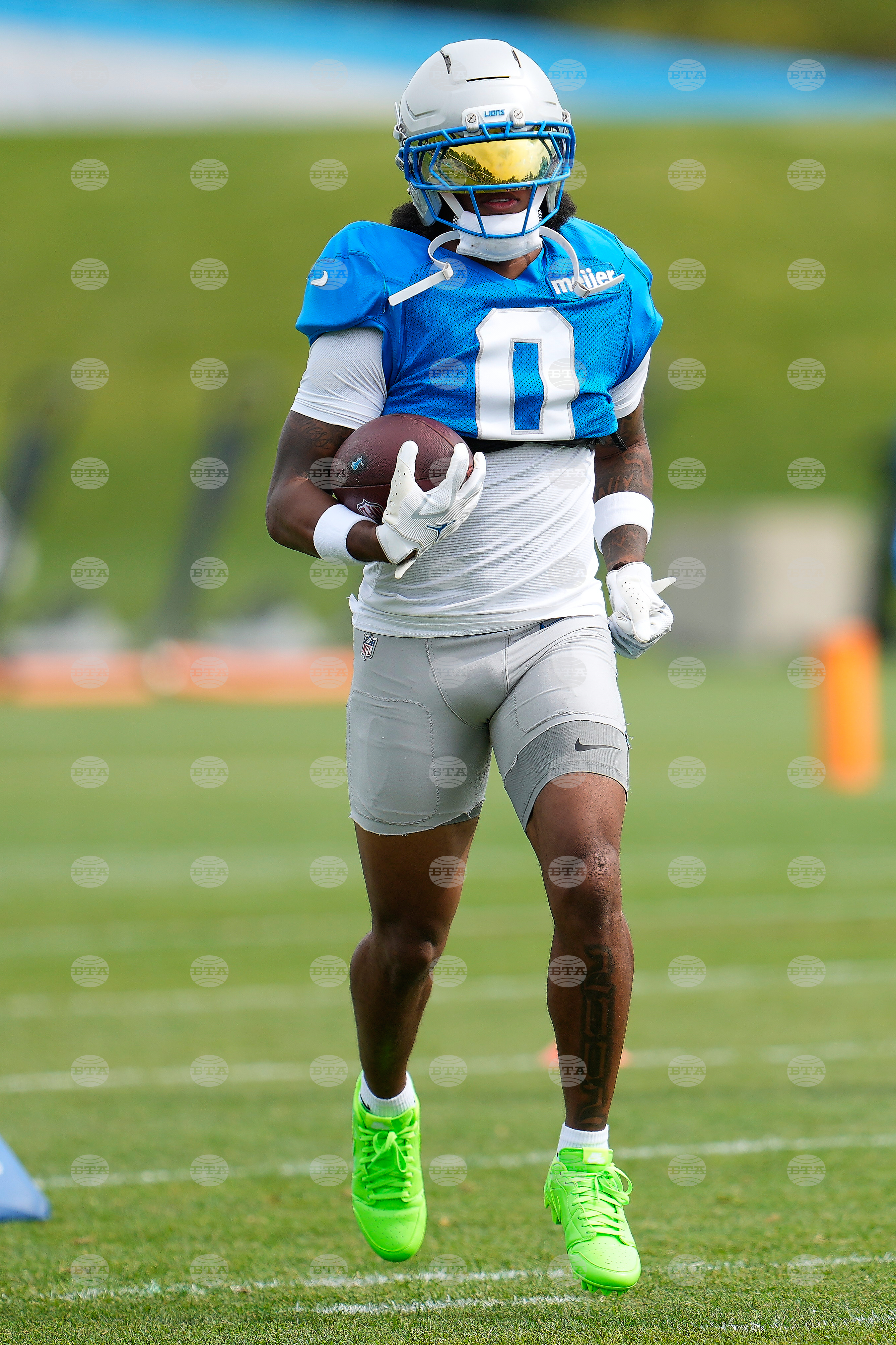 Lions Camp Football