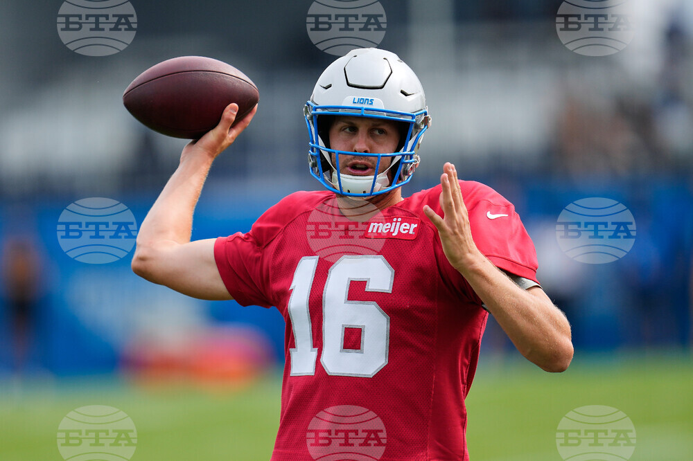 Lions Camp Football