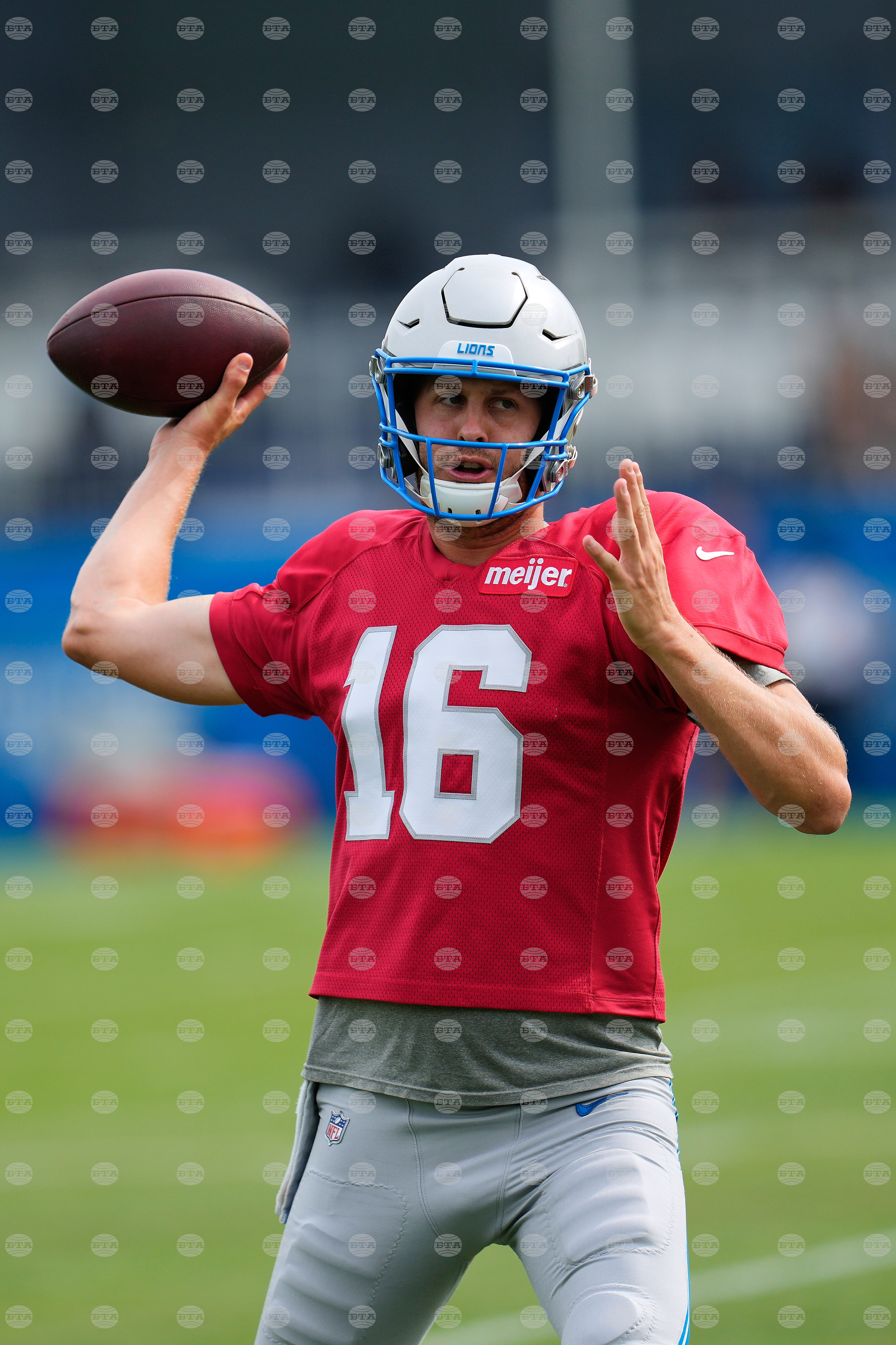 Lions Camp Football