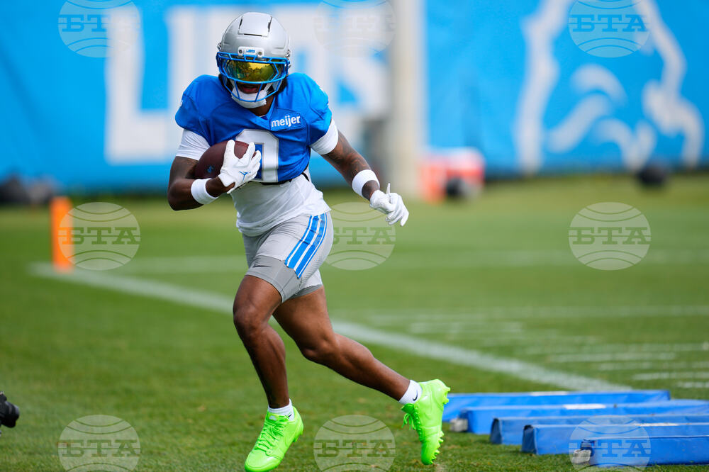 Lions Camp Football