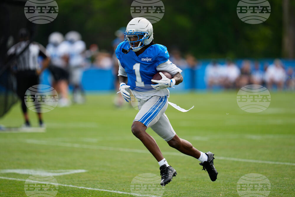 Lions Camp Football