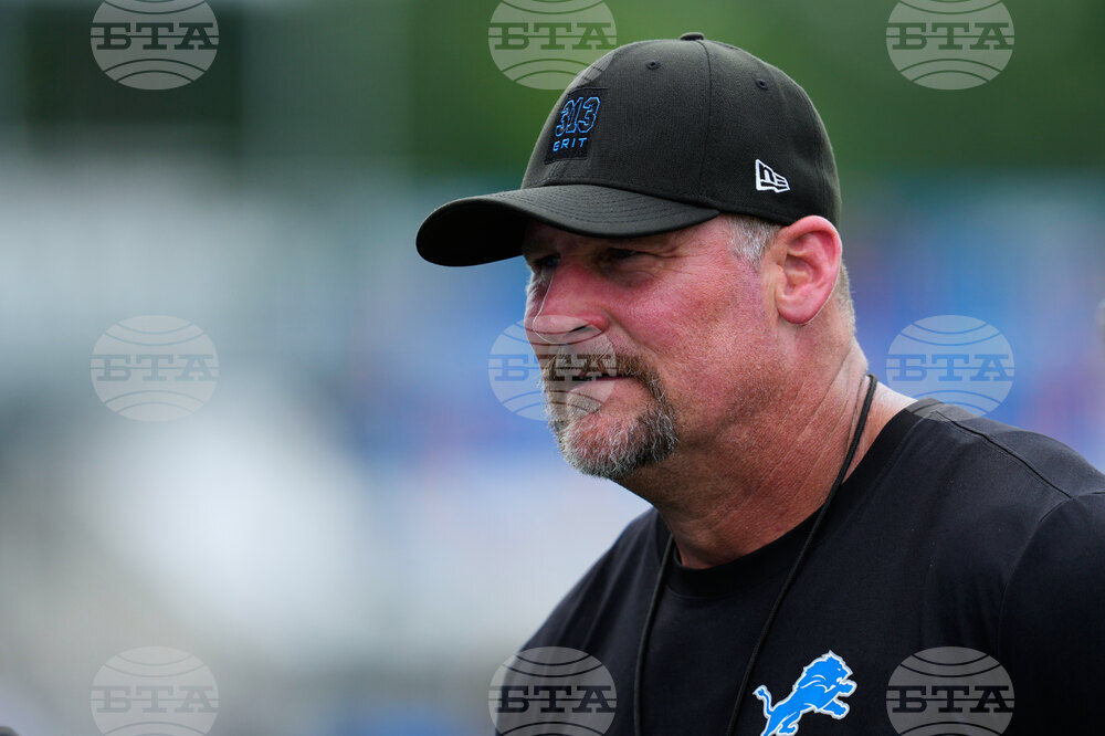Lions Camp Football