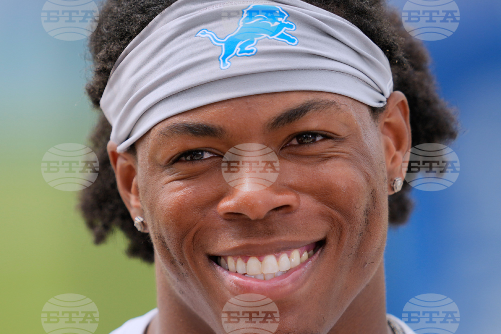 Lions Camp Football