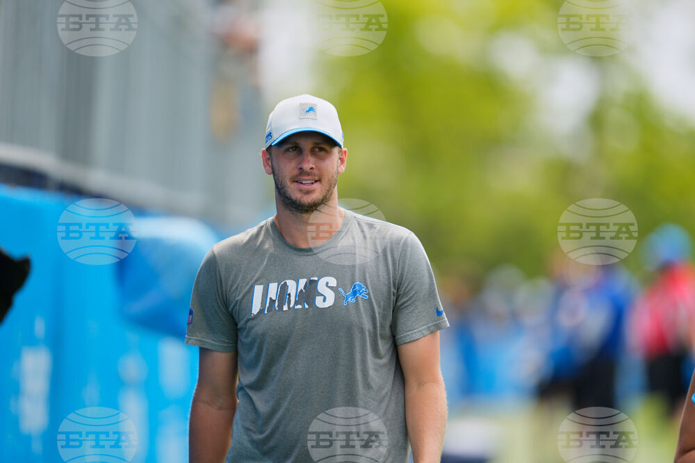 Lions Camp Football