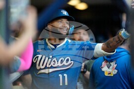 Twins Brewers Baseball