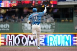 Twins Brewers Baseball