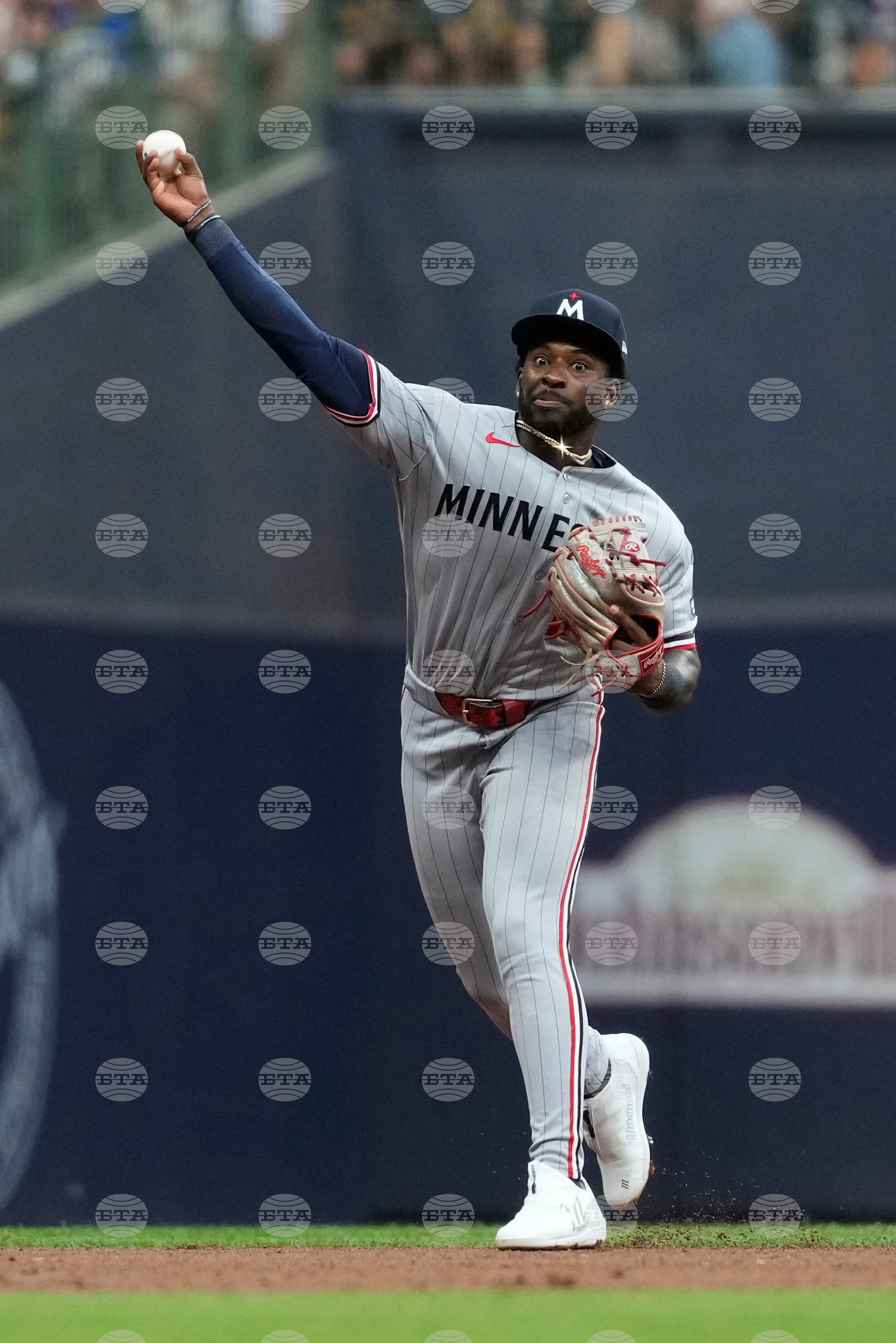 Twins Brewers Baseball