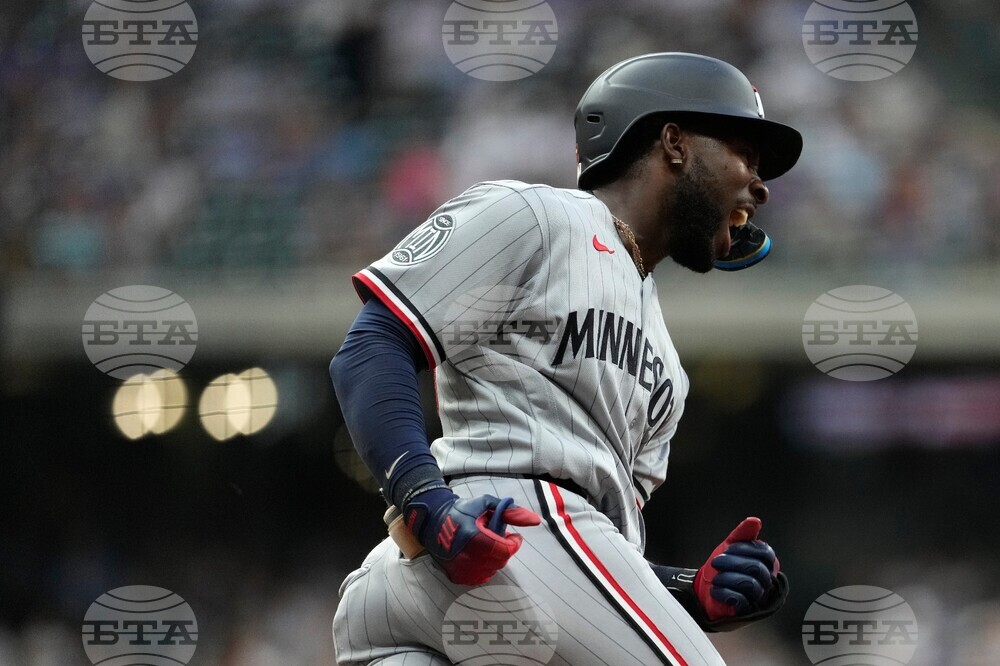 Twins Brewers Baseball