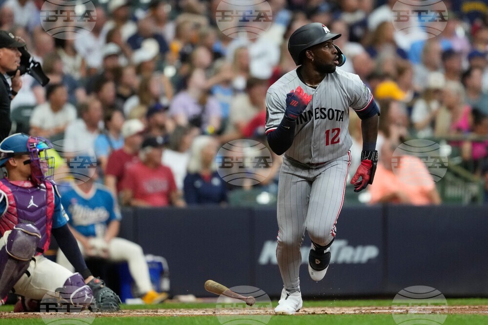 Twins Brewers Baseball
